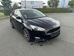 Iridiumschwarz metallic Gebraucht 2016 Ford Focus Titanium Limousine | 9.999 € (Fairer Preis)