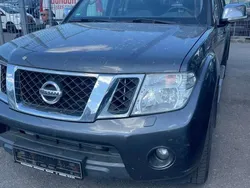 Grau Gebraucht 2012 Nissan Navara Abholung | 8.200 € (Superpreis)