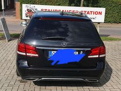 Schwarz Gebraucht 2015 Mercedes E200 Avantgarde Kombi | 16.000 € (Fairer Preis)