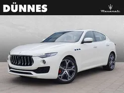 Weiß (bianco alpi) Gebraucht 2021 Maserati Levante GT SUV | 71.000 €