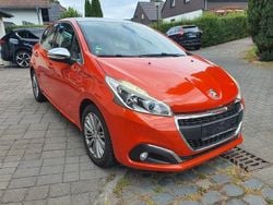 Orange Gebraucht 2015 Peugeot 208 Allure Kleinwagen | 6.399 € (Fairer Preis)
