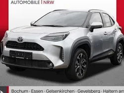 Silbern Neu 2025 Toyota Yaris Hybrid Limousine | 31.290 € (Teuer)