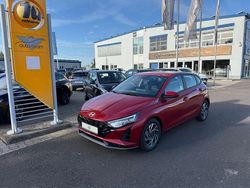Rot Neu 2025 Hyundai i20 Trend Limousine | 22.900 € (Etwas zu teuer)