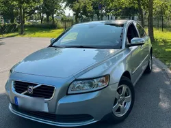 Silber Gebraucht 2010 Volvo S40 Kinetic Limousine | 9.700 €