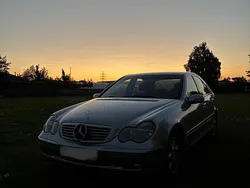 Grau Gebraucht 2003 Mercedes C180 Limousine | 3.200 € (Fairer Preis)