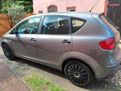 Grau Gebraucht 2004 Seat Altea Van / Kleinbus | 2.000 €