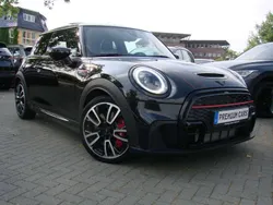Schwarz metallic Gebraucht 2024 Mini John Cooper Works Coupé Coupé | 33.980 €