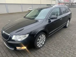 Schwarz Gebraucht 2011 Skoda Superb Elegance Kombi | 7.990 € (Fairer Preis)