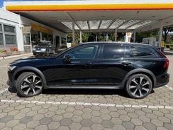 Schwarz Gebraucht 2020 Volvo V60 CC Kombi | 26.900 € (Guter Preis)