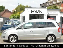 Silber Gebraucht 2011 Opel Zafira Innovation Van / Kleinbus | 4.490 € (Fairer Preis)