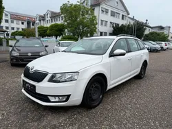 Weiß Gebraucht 2014 Skoda Octavia Ambition Kombi | 5.490 € (Superpreis)
