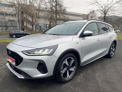 Silber Gebraucht 2023 Ford Focus Active Limousine | 12.650 € (Fairer Preis)