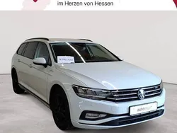 Gletscherweiß metallic Gebraucht 2022 VW Passat Kombi | 16.390 € (Guter Preis)