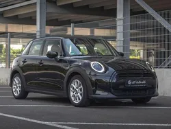 Schwarz Gebraucht 2023 Mini Cooper Kleinwagen | 26.900 € (Etwas zu teuer)