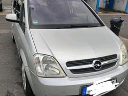 Silber Gebraucht 2004 Opel Meriva Van / Kleinbus | 899 € (Guter Preis)