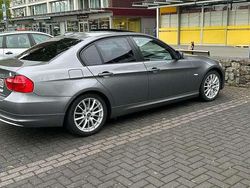 Grau Gebraucht 2010 BMW 320 Limousine | 4.500 € (Guter Preis)
