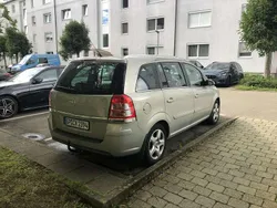 Beige Gebraucht 2008 Opel Zafira Edition Van / Kleinbus | 4.300 € (Fairer Preis)