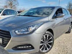 Grau Gebraucht 2016 Hyundai i40 Trend Kombi | 9.500 € (Fairer Preis)