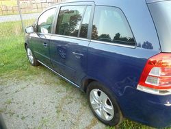 Blau Gebraucht 2011 Opel Zafira Innovation Van / Kleinbus | 4.200 € (Fairer Preis)