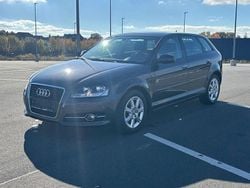 Grau Gebraucht 2010 Audi A3 Sportback Ambiente Kleinwagen | 7.499 € (Fairer Preis)