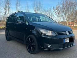 Schwarz Gebraucht 2012 VW Touran Van / Kleinbus | 8.500 € (Fairer Preis)