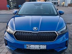 Blau Gebraucht 2023 Skoda Enyaq iV SUV | 29.900 € (Superpreis)