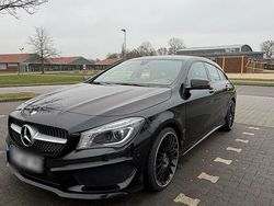 Schwarz Gebraucht 2016 Mercedes CLA200 Shooting Brake AMG line Kombi | 15.980 € (Etwas zu teuer)