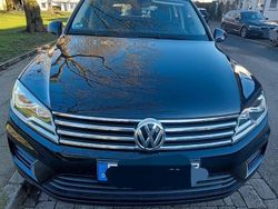 Blau Gebraucht 2017 VW Touareg SUV | 10.950 € (Teuer)