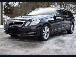 Schwarz metallic Gebraucht 2013 Mercedes E350 Avantgarde Kombi | 27.000 €