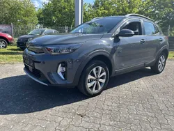 Grau Gebraucht 2022 Kia Stonic Vision SUV | 18.980 € (Fairer Preis)