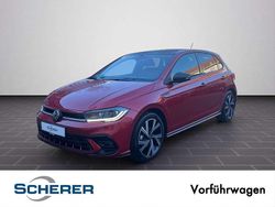 Kings red metallic / schwarz (metallic) Gebraucht 2025 VW Polo R-line Limousine | 28.690 € (Teuer)