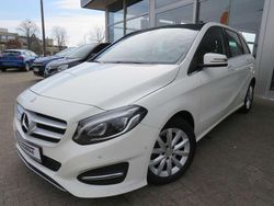 Calcitweiss/zirrusweiss Gebraucht 2015 Mercedes B200 Style Van / Kleinbus | 13.990 € (Etwas zu teuer)