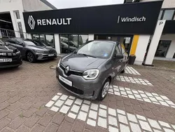 Grau Gebraucht 2015 Renault Twingo Life Kleinwagen | 8.590 € (Teuer)