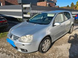 Silber Gebraucht 2006 VW Golf V Limousine | 2.150 €