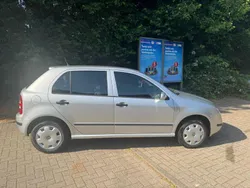 Grau Gebraucht 2003 Skoda Fabia Kleinwagen | 2.500 € (Fairer Preis)