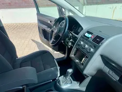 Grau Gebraucht 2015 VW Touran Comfortline Van / Kleinbus | 8.800 € (Fairer Preis)
