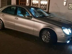 Silber Gebraucht 2002 Mercedes E500 Elegance Limousine | 9.500 €