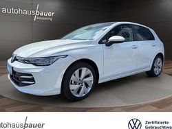 Weiss Gebraucht 2024 VW Golf VIII Life Limousine | 27.980 € (Etwas zu teuer)