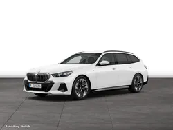 Weiß Gebraucht 2024 BMW 540 Kombi | 66.995 €
