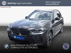 Grau Gebraucht 2022 BMW iX3 Sport Line SUV | 38.990 € (Fairer Preis)