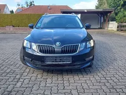 Schwarz Gebraucht 2018 Skoda Octavia Ambition Kombi | 12.300 € (Fairer Preis)