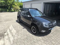 Schwarz Gebraucht 2016 Dacia Duster Lauréate SUV | 8.900 € (Fairer Preis)
