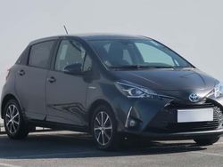 Grey (metallic) Gebraucht 2020 Toyota Yaris Hybrid Team Limousine | 16.490 € (Guter Preis)