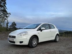 Weiß Gebraucht 2009 Fiat Grande Punto Dynamic Kleinwagen | 2.700 € (Fairer Preis)