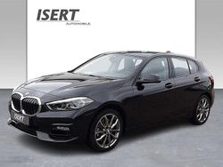 Black sapphire (metallic) Gebraucht 2024 BMW 120 Sport Line Kleinwagen | 28.950 € (Fairer Preis)