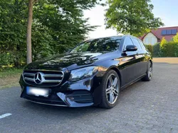 Schwarz Gebraucht 2017 Mercedes E220 AMG line Kombi | 18.500 € (Superpreis)