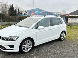 Weiß Gebraucht 2015 VW Golf Sportsvan Highline Van / Kleinbus | 13.500 € (Etwas zu teuer)