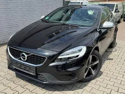 Schwarz Gebraucht 2019 Volvo V40 R-Design Kombi | 15.900 € (Fairer Preis)