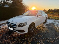 Weiß Gebraucht 2016 Mercedes E220 Avantgarde Limousine | 20.999 €