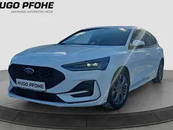 Weiß Gebraucht 2024 Ford Focus ST-Line X Limousine | 26.080 € (Guter Preis)